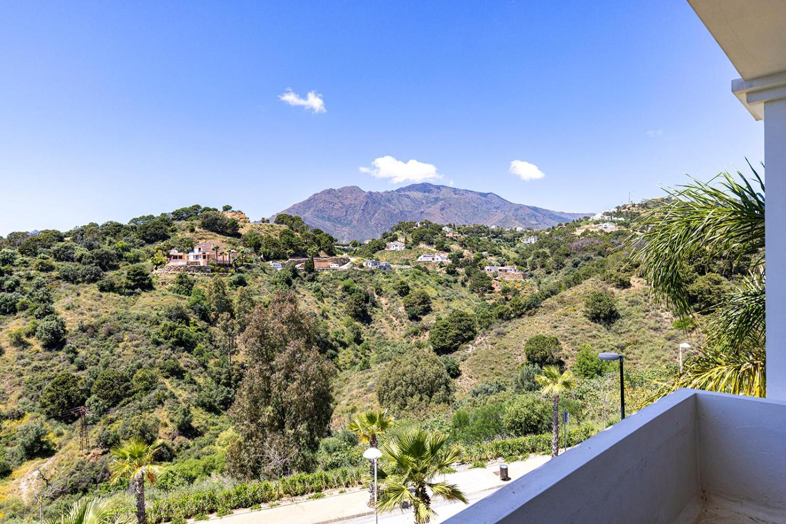 Apartamento Stylish Hills With Lovely Views
